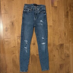 Stylish Blue Distressed Women's Jeans